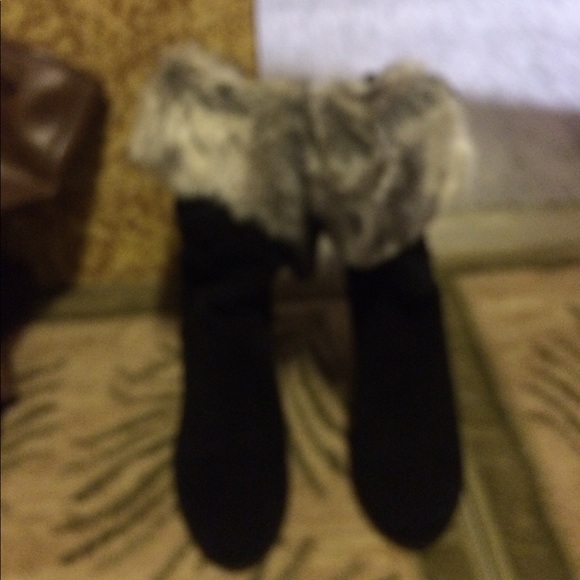 Shoes - Picture 3 of 4